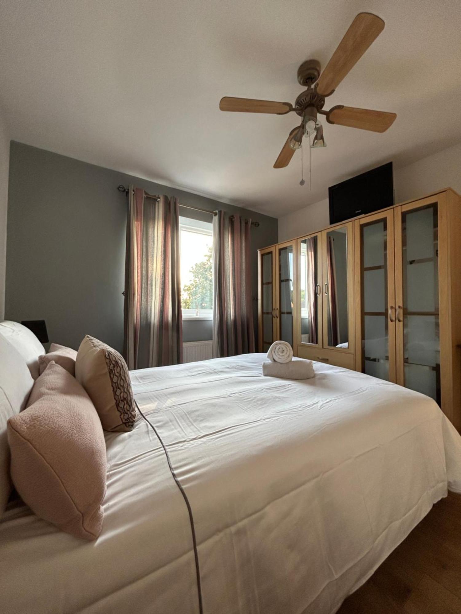 No6 Overnight Stays Free Onsite Parking Hindlip Exterior photo